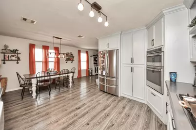 8611 Chaletford Drive, Houston, TX 77044 - Photo 15