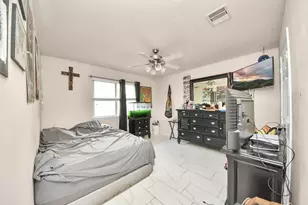 8611 Chaletford Dr, Houston, TX 77044 - Photo 29
