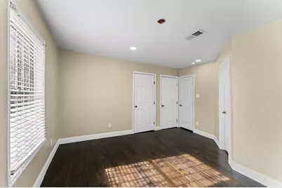 5231 Lyndhurst Drive, Houston, TX 77033 - Photo 13