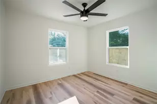 7810 Appleton St, Houston, TX 77022 - Photo 27