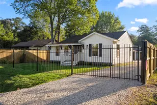 7810 Appleton St, Houston, TX 77022 - Photo 33