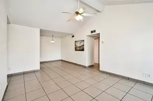 10211 Sugar Branch Dr, Houston, TX 77036 - Photo 5