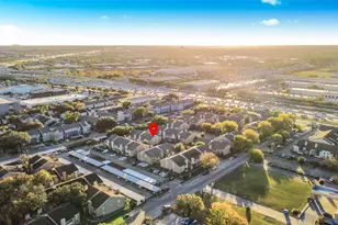 10211 Sugar Branch Dr, Houston, TX 77036 - Photo 33