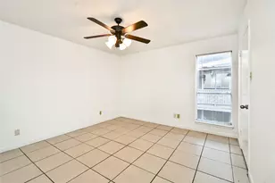 10211 Sugar Branch Dr, Houston, TX 77036 - Photo 27