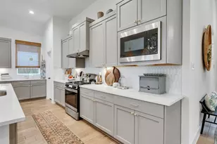 7723 Clover Gully Ln, Katy, TX 77493 - Photo 11