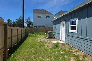 9903 Dipping Woods St, Houston, TX 77076 - Photo 9