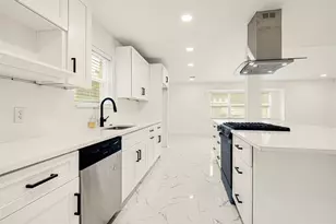 11411 Sagehurst Ln, Houston, TX 77089 - Photo 9