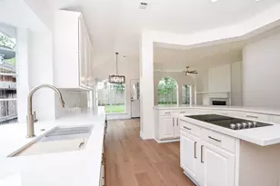 202 Knoll Forest Dr, Sugar Land, TX 77479 - Photo 5
