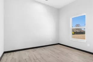 209 Silverleaf Rd, Sweeny, TX 77480 - Photo 9