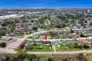 900 S Circle Dr, Baytown, TX 77520 - Photo 13