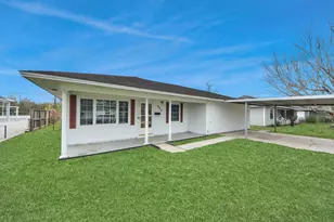900 S Circle Dr, Baytown, TX 77520 - Photo 3