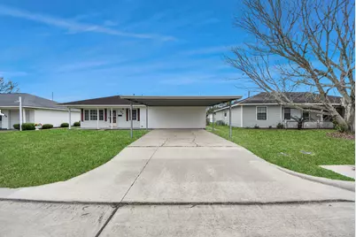 900 S Circle Drive, Baytown, TX 77520 - Photo 7