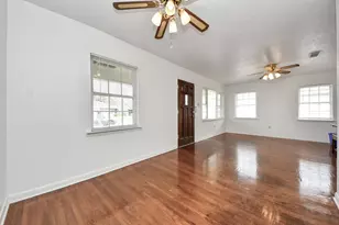 900 S Circle Dr, Baytown, TX 77520 - Photo 17