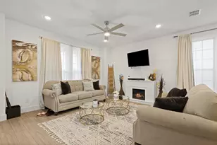 1013 Carnation Dr, Crowley, TX 76036 - Photo 11