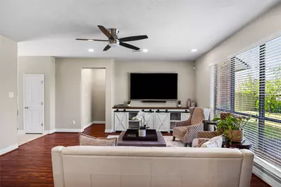 6715 Forsythe Lane, Sugar Land, TX 77479 - Photo 11