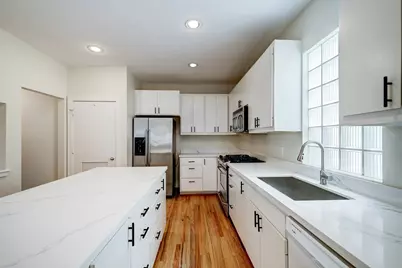 2705 Rutland Street #B, Houston, TX 77008 - Photo 7
