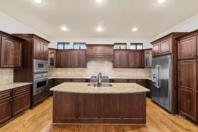 2403 Commonwealth Street, Houston, TX 77006 - Photo 7