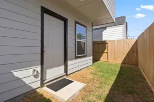 7608 Easter St, Houston, TX 77088 - Photo 7