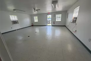 516 Battlebell Rd, Highlands, TX 77562 - Photo 5