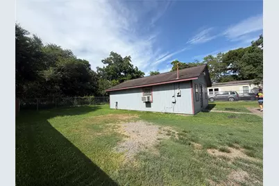 516 Battlebell Road, Highlands, TX 77562 - Photo 7