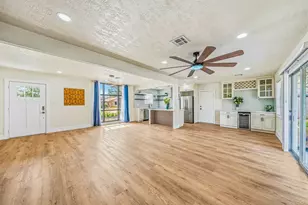 10042 Lazy Oaks St, Houston, TX 77080 - Photo 11
