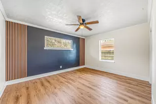 10042 Lazy Oaks St, Houston, TX 77080 - Photo 21