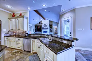 10426 Clubhouse Cir, Magnolia, TX 77354 - Photo 15