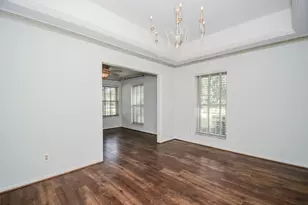 13814 Lynnwood Ln, Sugar Land, TX 77498 - Photo 11