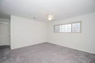 13814 Lynnwood Ln, Sugar Land, TX 77498 - Photo 17