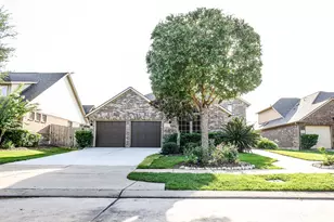 2114 Ascot Ln, Sugar Land, TX 77479 - Photo 3