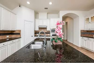 2114 Ascot Ln, Sugar Land, TX 77479 - Photo 13