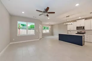 979 Junell St, Houston, TX 77088 - Photo 9