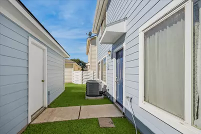 9738 Farrell Drive, Houston, TX 77070 - Photo 15