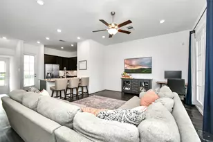 11012 Mikula Dr, Houston, TX 77043 - Photo 15
