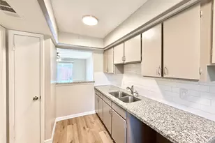 7980 Grove Ridge Dr, Houston, TX 77061 - Photo 7