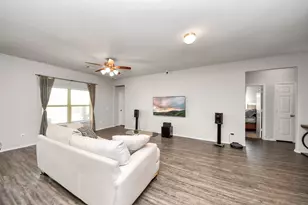 8620 Havana Dr, Texas City, TX 77591 - Photo 3