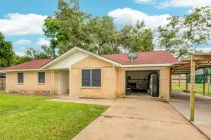 107 Langham St, Freeport, TX 77541 - Photo 3