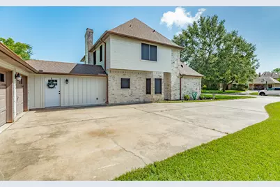 58 S Calla Lily Court, Lake Jackson, TX 77566 - Photo 3