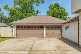 58 S Calla Lily Ct, Lake Jackson, TX 77566 - Photo 5