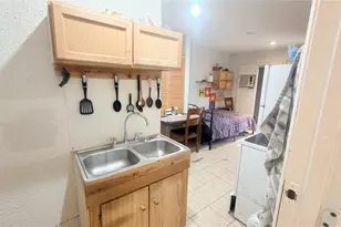4930 Teton St, Houston, TX 77033 - Photo 19