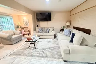 4930 Teton St, Houston, TX 77033 - Photo 3