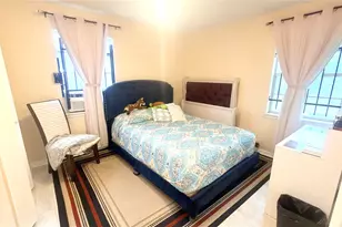 4930 Teton St, Houston, TX 77033 - Photo 9