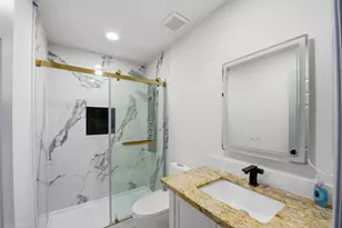 13534 N Peachfield Cir, Houston, TX 77014 - Photo 17