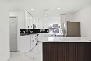 13534 N Peachfield Cir, Houston, TX 77014 - Photo 11