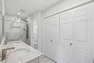 13534 N Peachfield Circle, Houston, TX 77014 - Photo 15