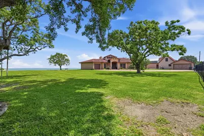 10000 Ocean Drive, Beach City, TX 77523 - Photo 39