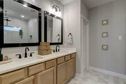 10934 Brambling Wood Drive, Houston, TX 77043 - Photo 23