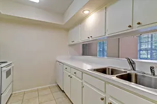 3131 Southwest Fwy, Houston, TX 77098 - Photo 7