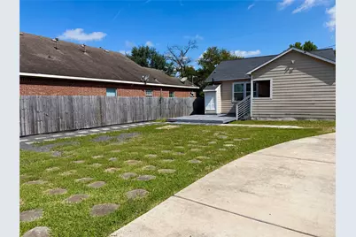 1126 Ryon St #A, Houston, TX 77009 - Photo 11