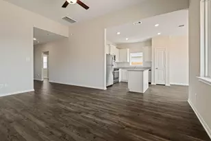 348 Kingston Wy, Waller, TX 77484 - Photo 5